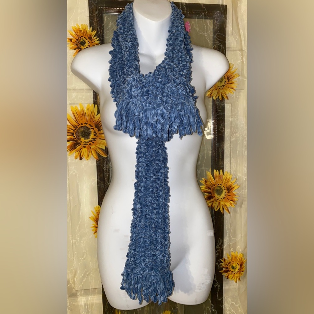 Soft knitted loop scarf in solid blue